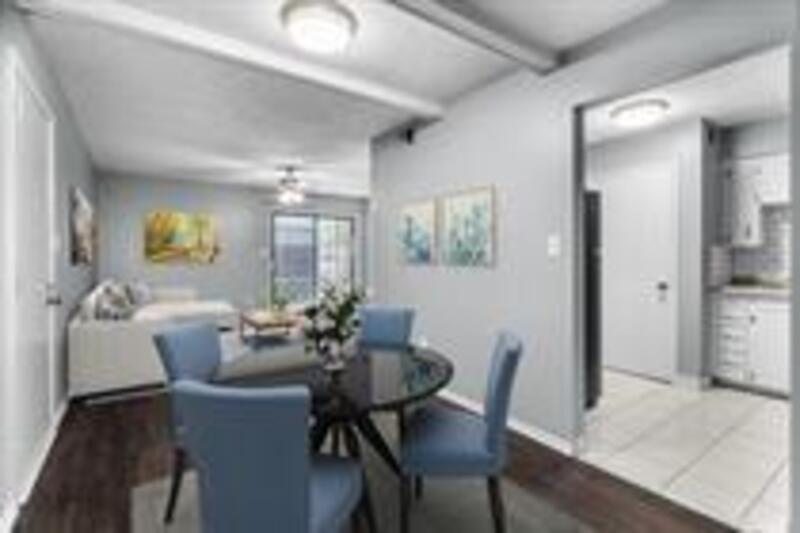 Lee's Summit Condo: 1 NW O'Brien Rd - 14