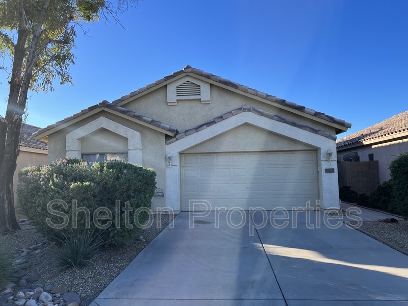 Peoria House: 9065 W Custer Ln