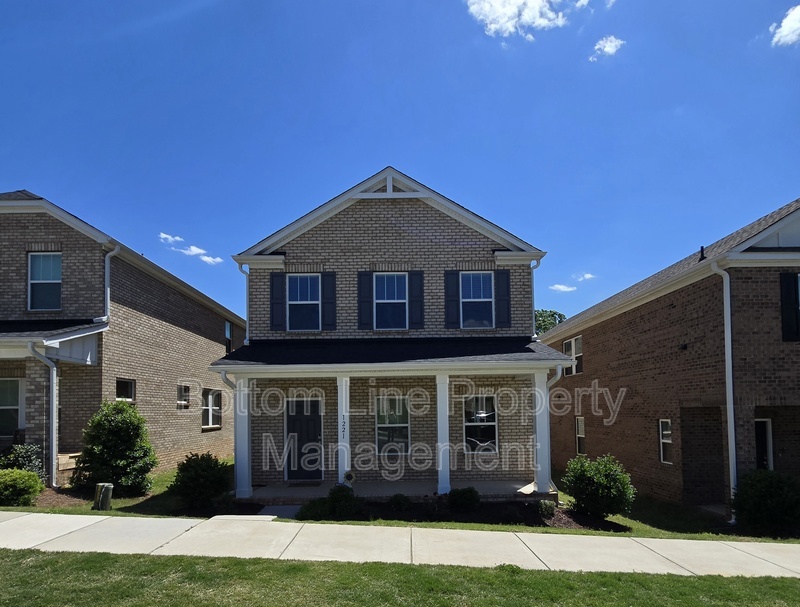 Mint Hill House: 1221 Colgher St