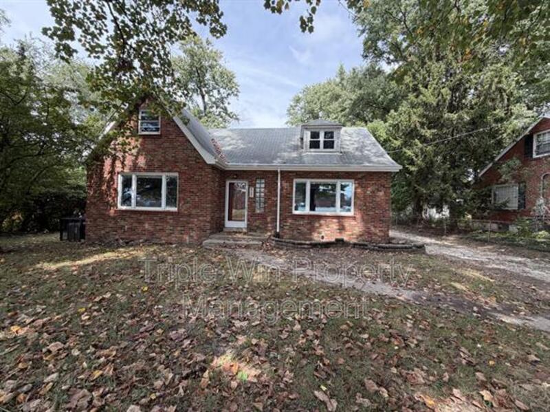 St. Louis House: 1629 Redman Rd.