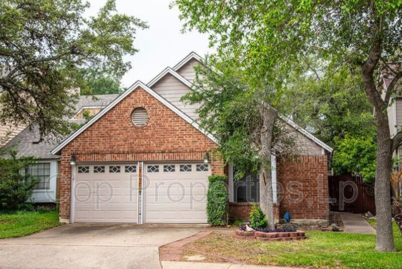San Antonio House: 16807 Cedar Tree Way