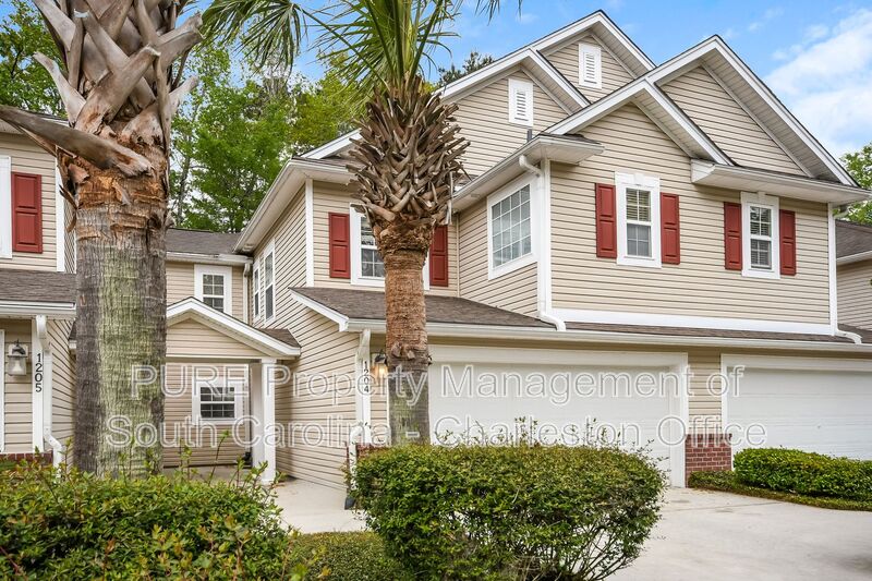 North Charleston House: 5150 Trump St