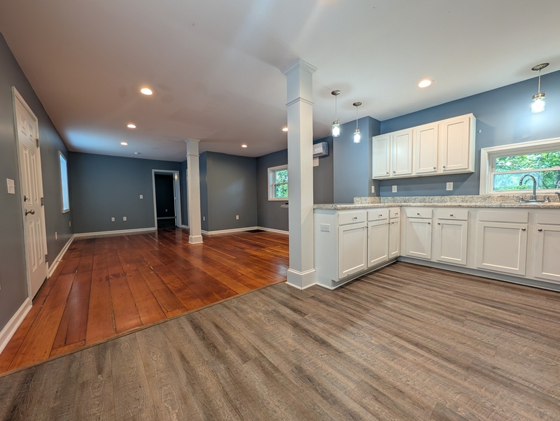 Salem Condo: 703 East Riverside Drive, Unit A