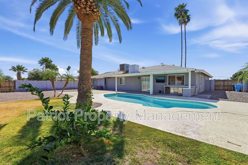 Phoenix House: 2150 W Eugie Ave