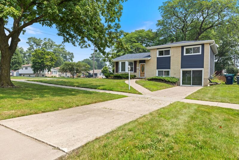 Lombard House: 1003 S Finley Rd
