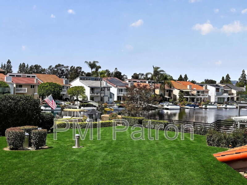 Lake Forest House: 21909 Huron Ln