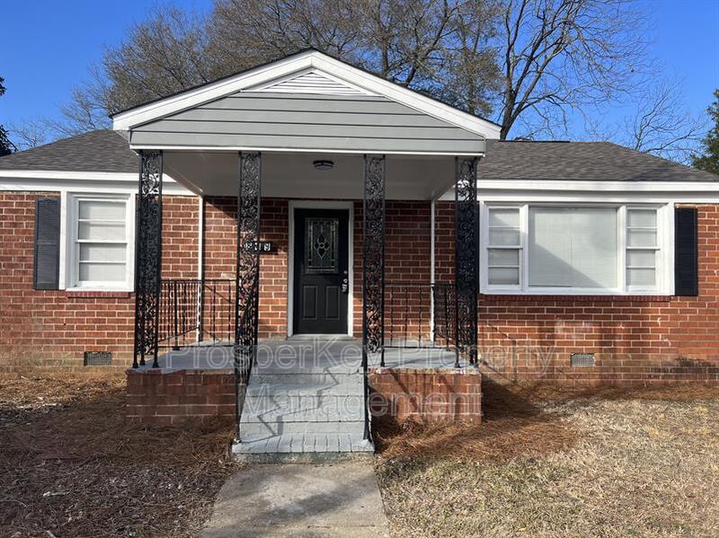 Columbus House: 849 Illges Rd