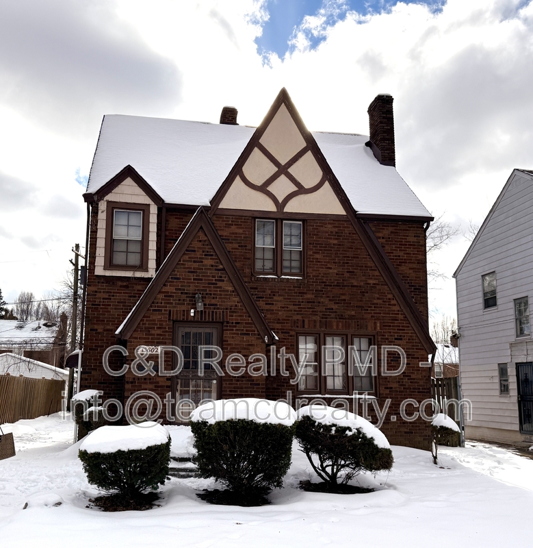 Cleveland House: 15602 Delrey Ave, Cleveland OH 44128