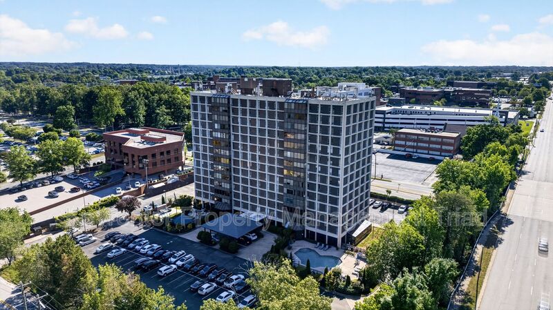 Greensboro House: 1101 N Elm Street