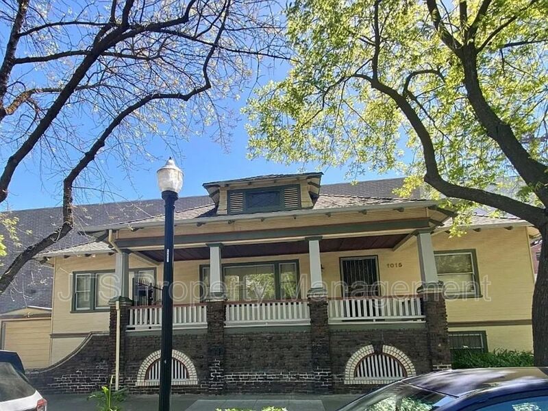 Sacramento House: 1015 27th Street