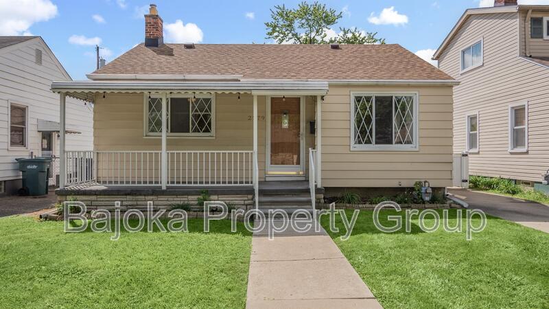 Lincoln Park House: 2279 Mark Avenue