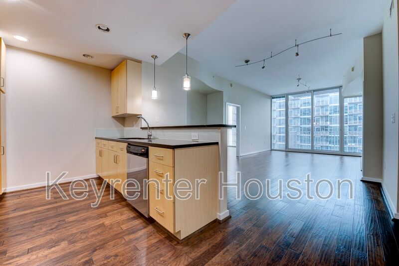 Houston House: 5925 Almeda Rd