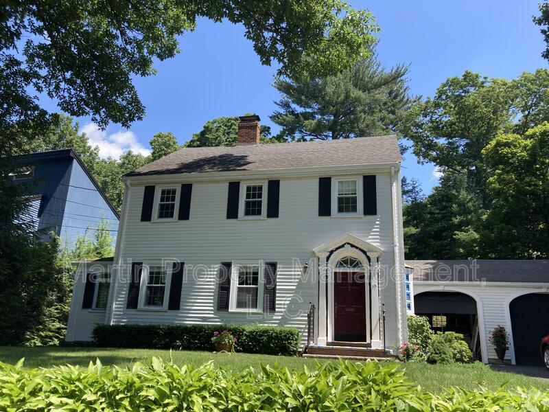 LEXINGTON House: 19 Downing Rd