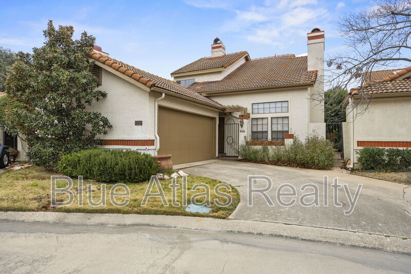 Irving House: 609 Fiesta Circle