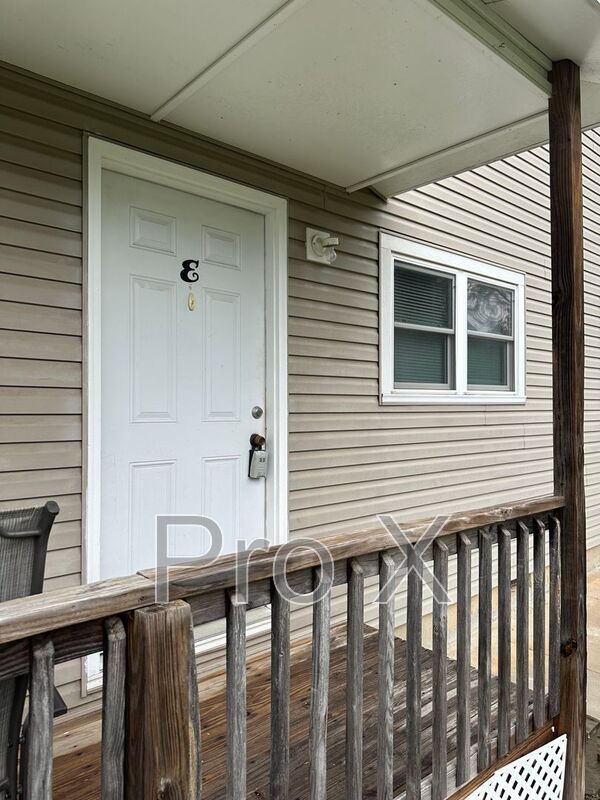 Pittsburg House: 1116 S Elm E