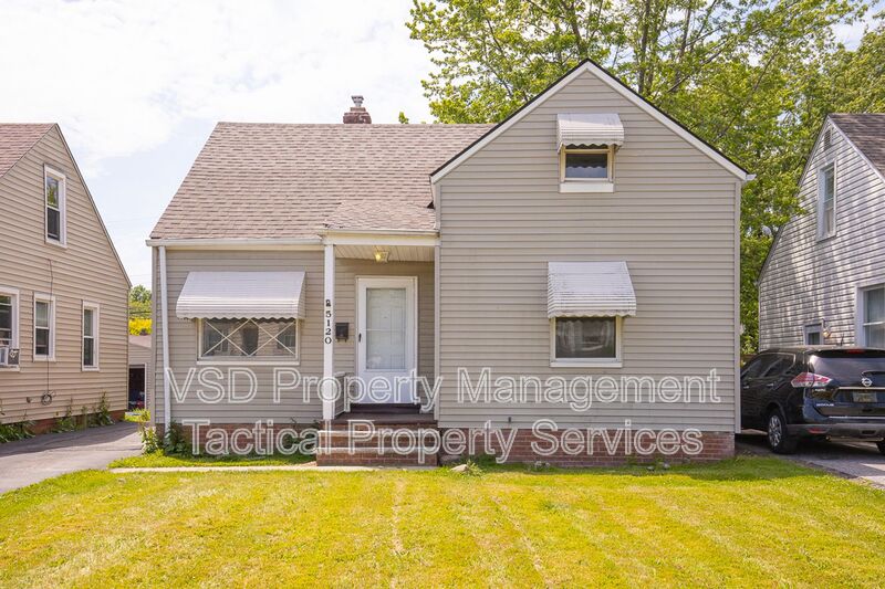 Maple Hts House: 5120 Clement Ave