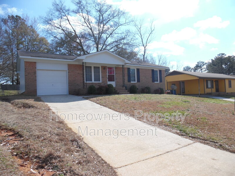 Fayetteville House: 4509 Westfield Road