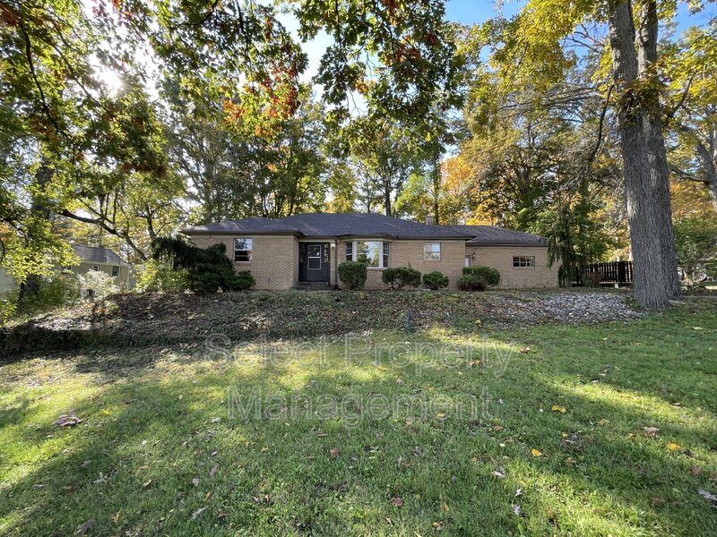 Fort Wayne House: 7611 Aboite Center Rd