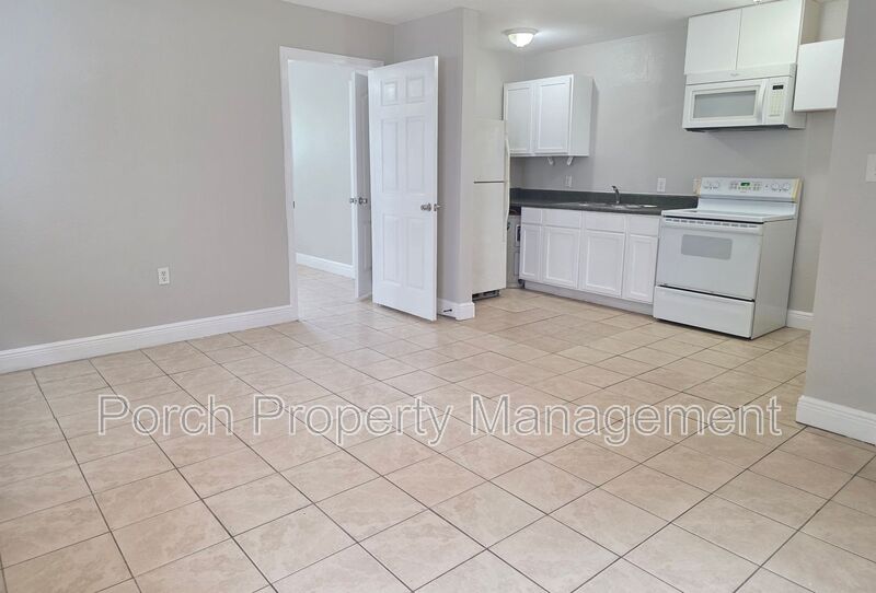 Pensacola Condo: 1 Ellis Dr