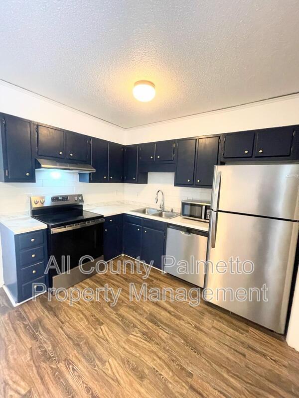 Charleston Townhome: 256 Fleming Rd