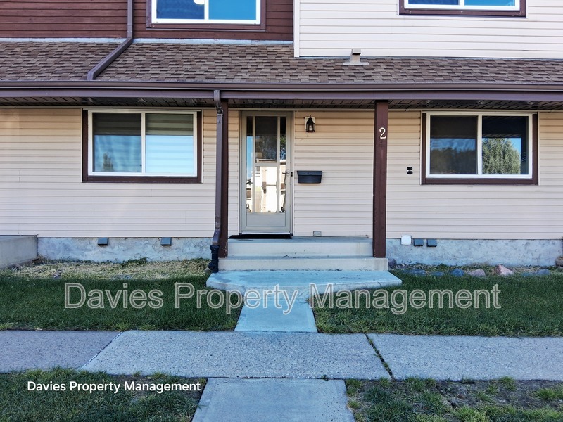 Edmonton Townhome: 13833 30 Street NW