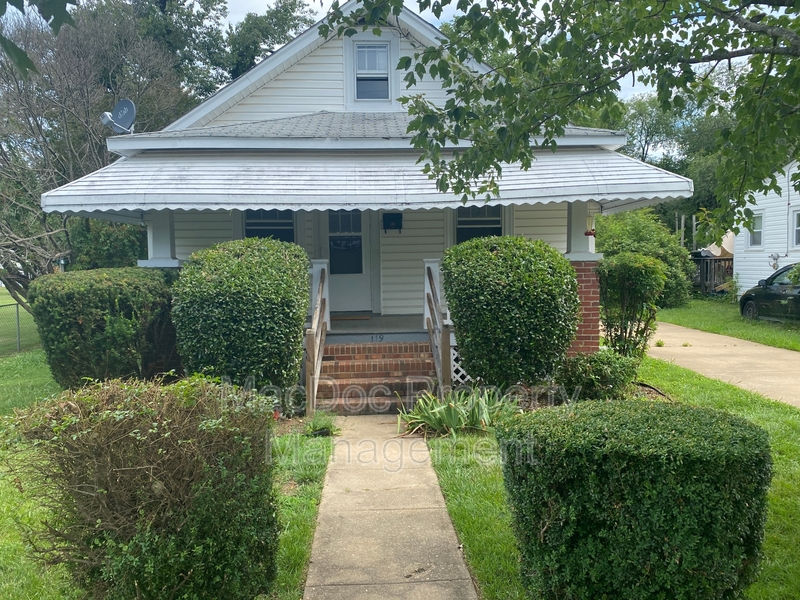 Fredericksburg House: 119 Gibson Street