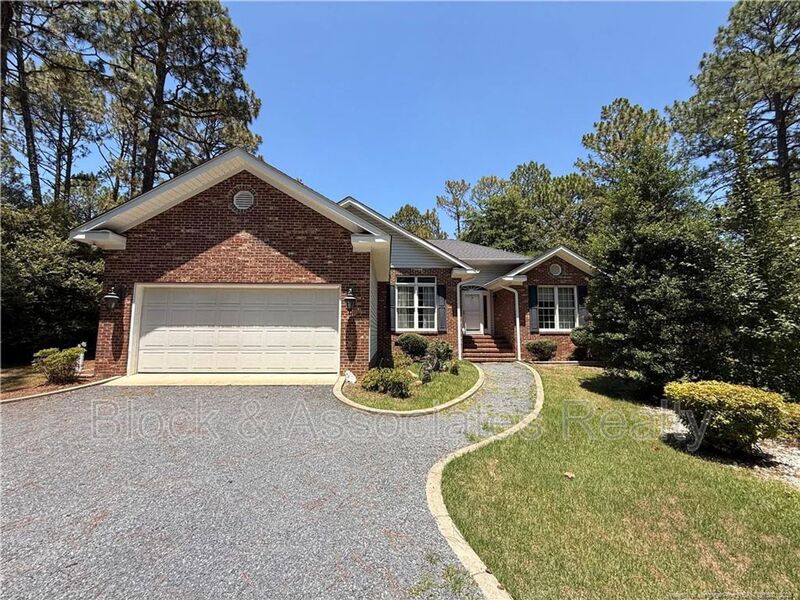 Vass House: 995 Greenbriar Drive