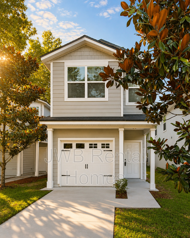 Jacksonville House: 1282 Lake Shore Blvd