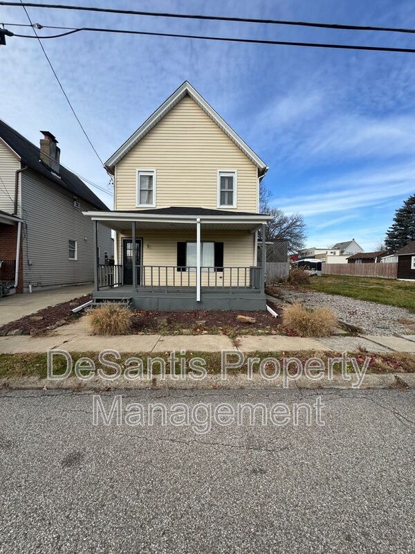 Natrona Heights House: 2107 Adams Street