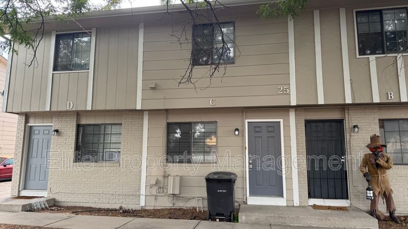 Pueblo Townhome: 25 Royal Crest Dr.
