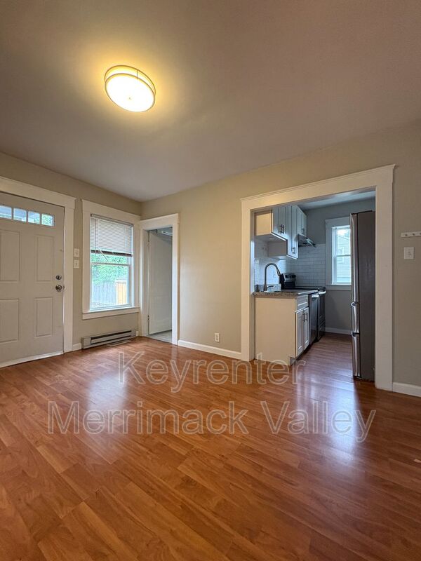 Lowell House: 27 Jean Avenue