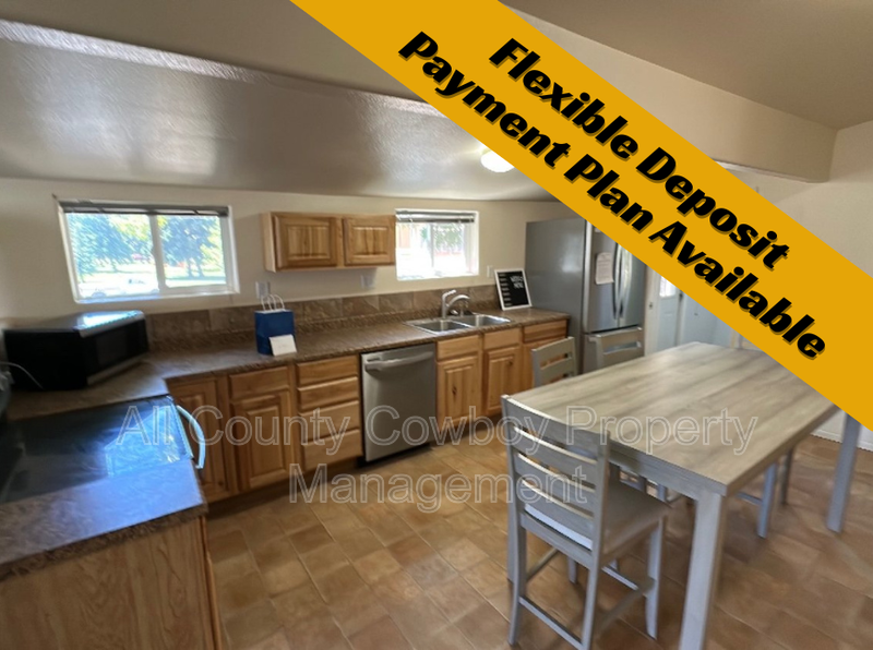 Laramie House: 868 N. 14th St