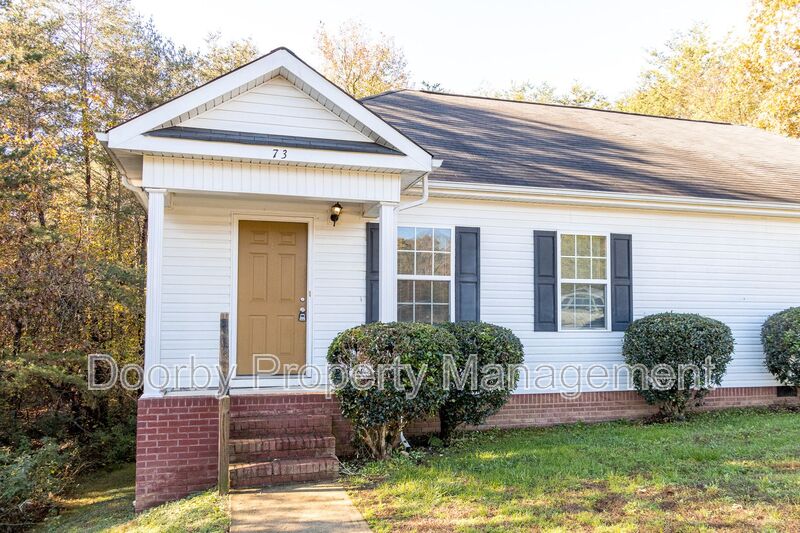 Chickamauga House: 73 Muskett Drive