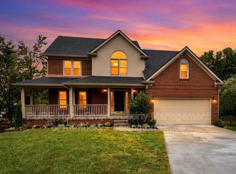 Lexington House: 3785 Broadmoor Dr