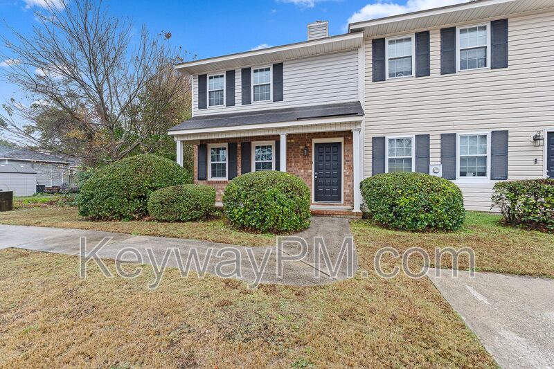 Martinez Townhome: 3920 Almon Drive