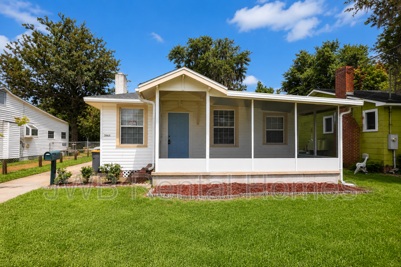 Jacksonville House: 2065 Camden Ave