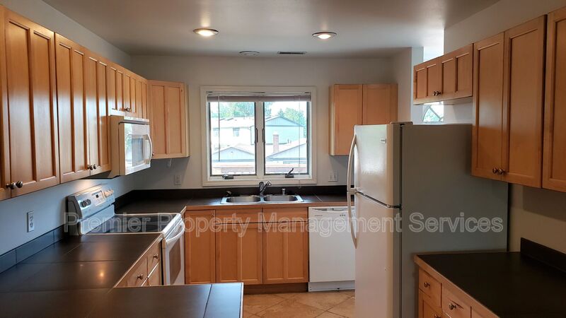 Billings Apartment: 3385 Granger Ave S