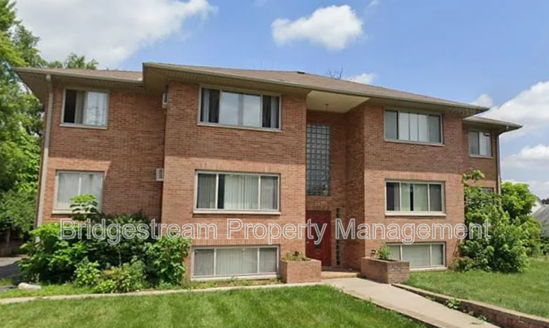 Dayton House: 917 Cherry Dr