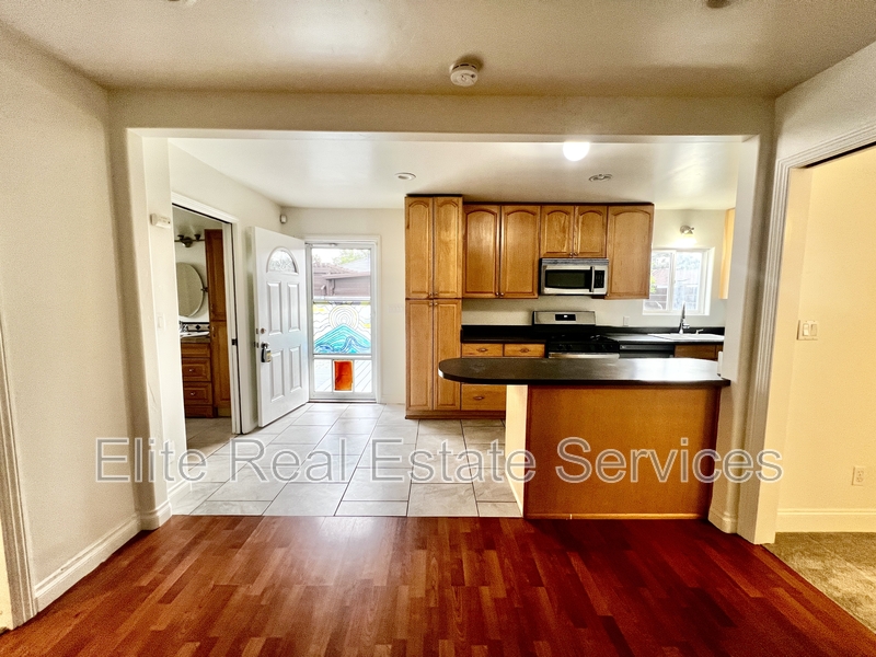 La Mesa Condo: 8806 Madison Avenue - 2