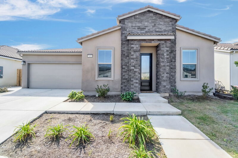 Fresno House: 7153 East Harvard Avenue