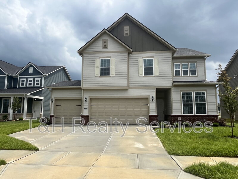 Noblesville House: 13153 Himalaya Circle
