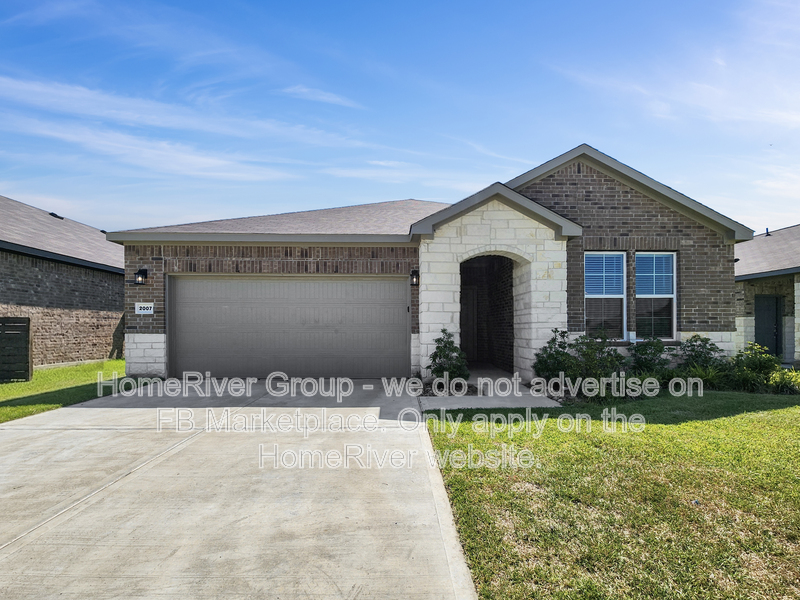 Navasota House: 2007 Spyglass Dr