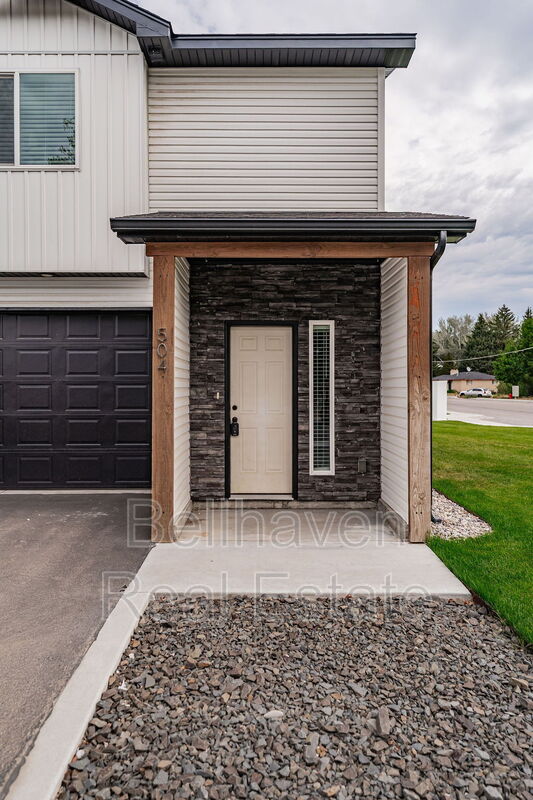 Rigby Townhome: 380 S 3rd W