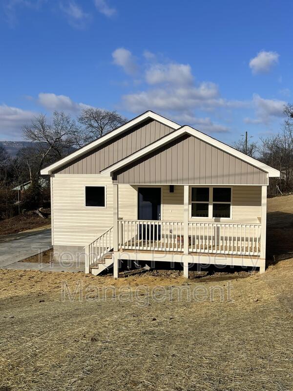 Chattanooga House: 2425 13th Avenue