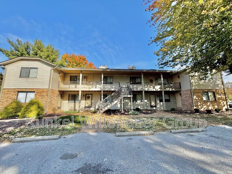 O'Fallon Condo: 204 Eagle Ridge