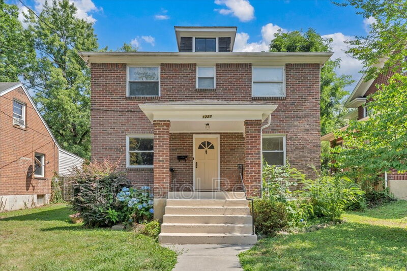 Roanoke House: 1228 Wasena Ave SW