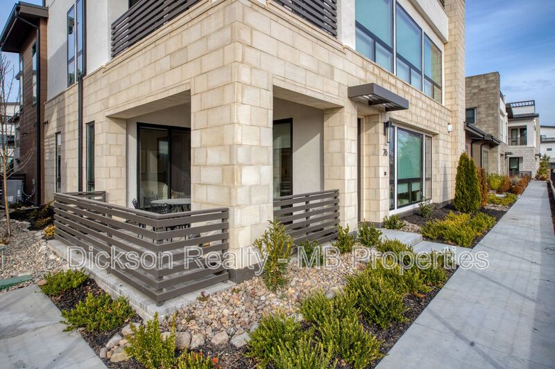 Reno House: 76 Caballada Street