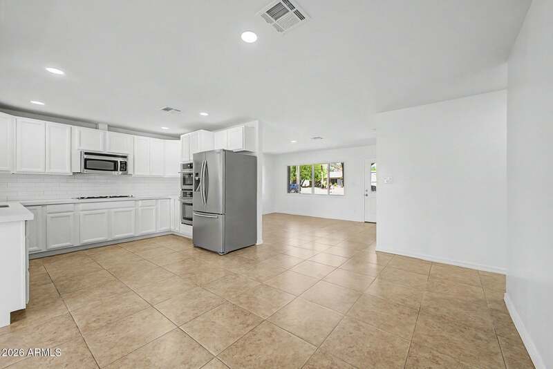 Phoenix House: 2601 E DAHLIA Drive