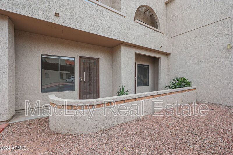 Phoenix Condo: 11666 N 28th Dr