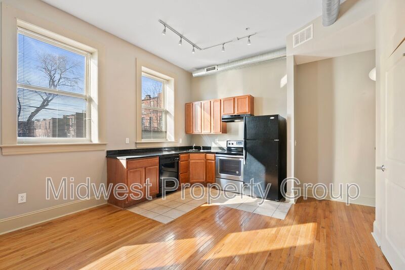 St. Louis House: 4244 Chouteau Avenue